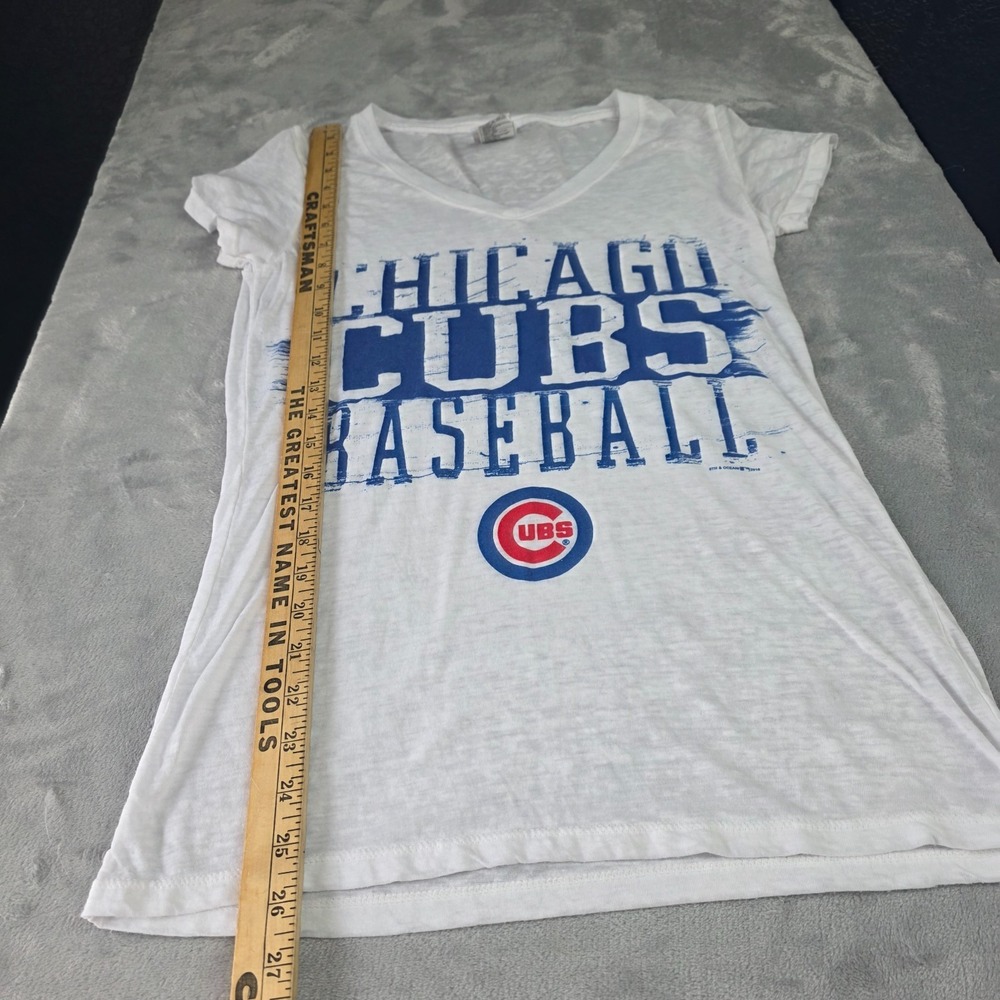 Women's Chicago Cubs V-neck MLB Baseball Shirt Sz ~ M - Picture 4 of 5